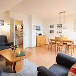 Haus Decker, App. 3