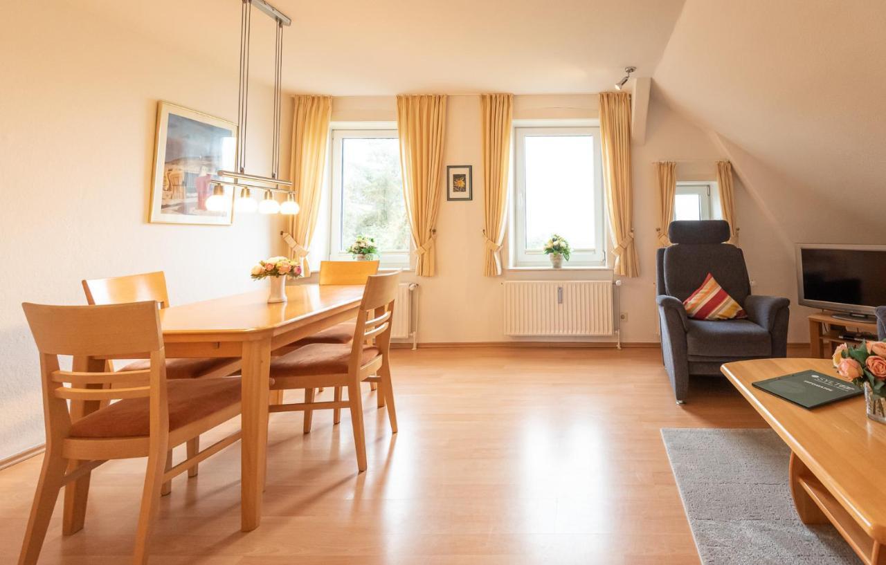 Haus Decker, App. 3 *