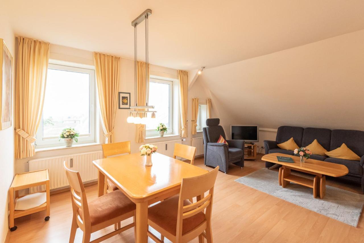 Haus Decker, App. 3