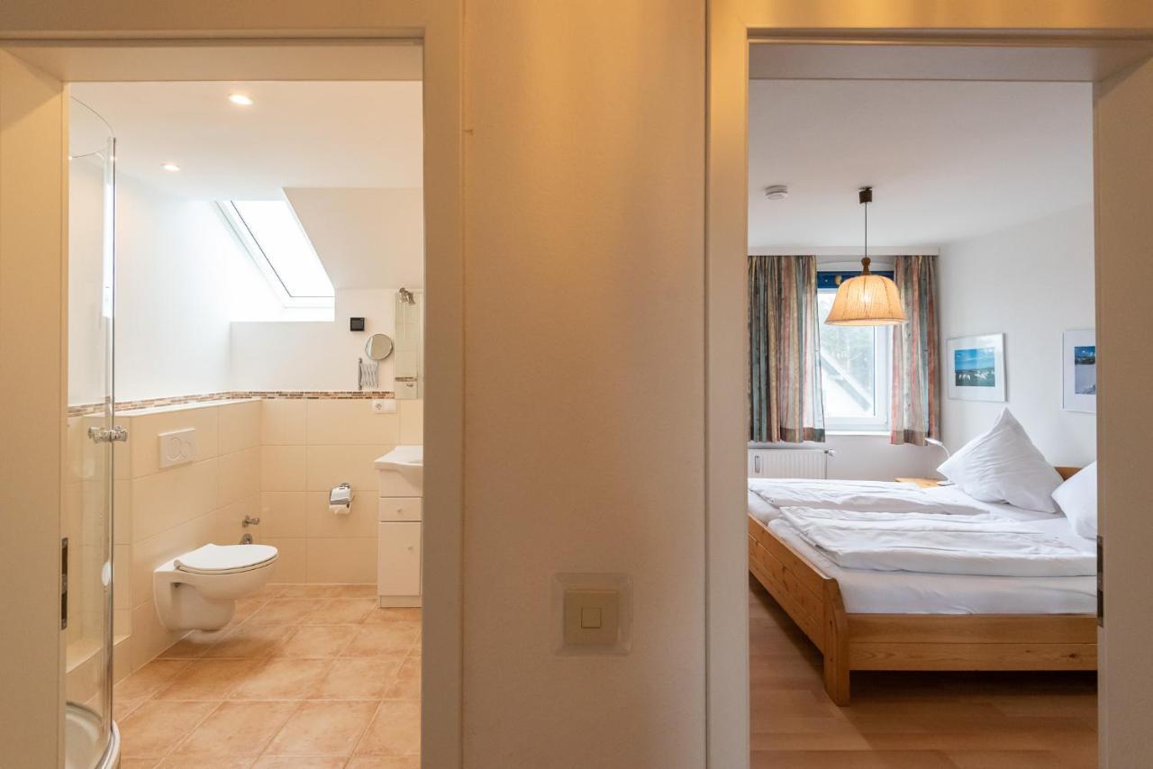 Haus Decker, App. 3